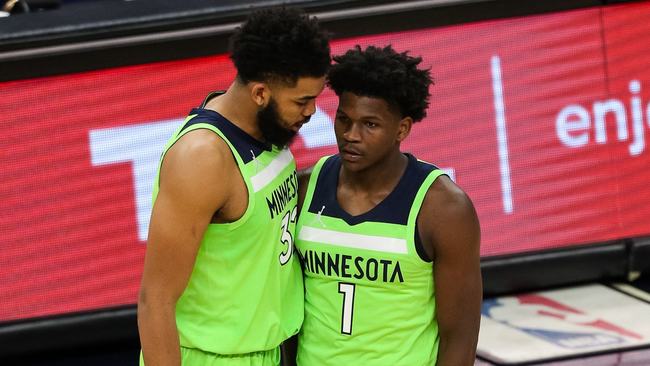 交媒体上发 交媒体上发