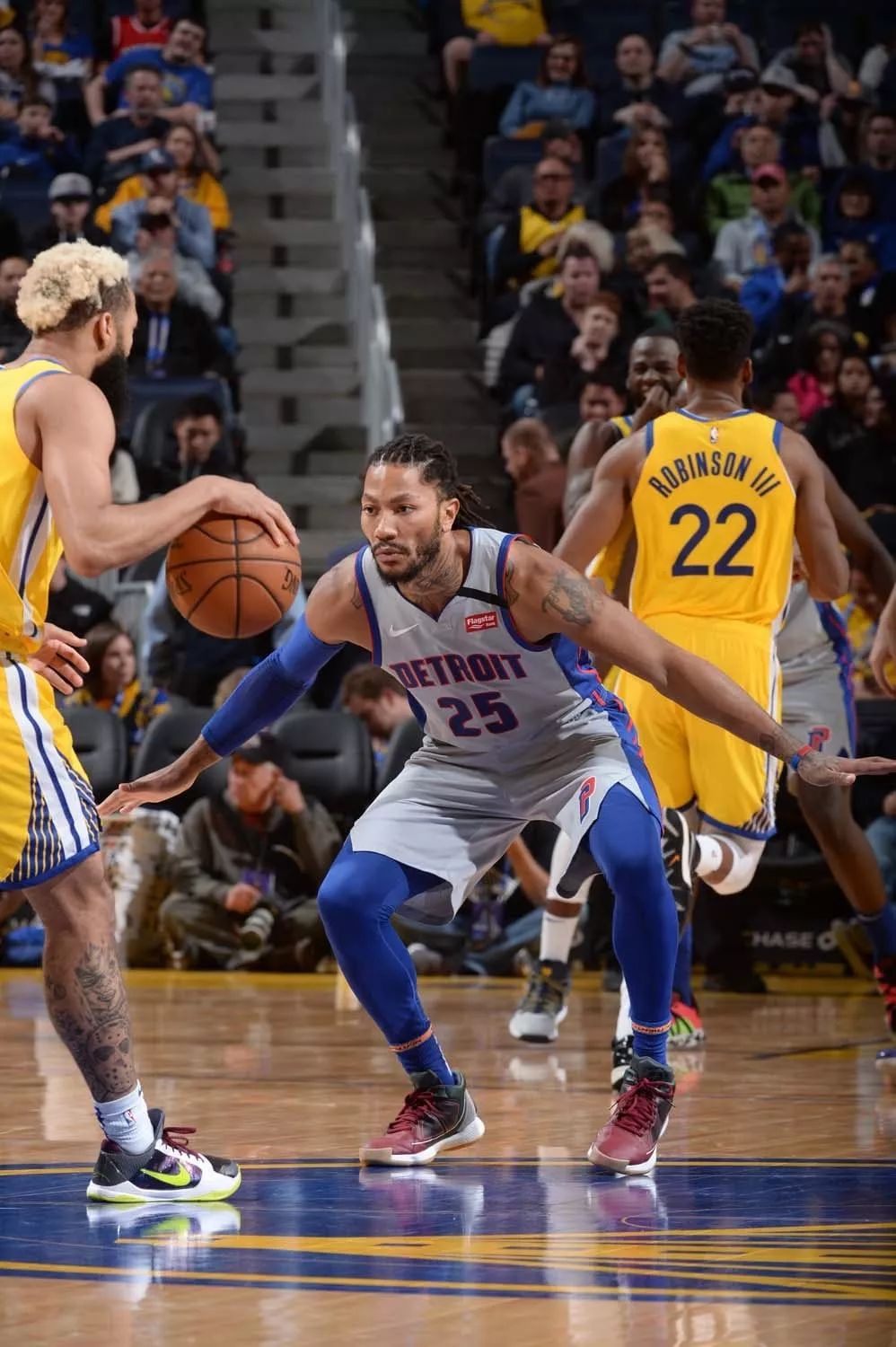 欧冠夜的门 欧冠夜的门